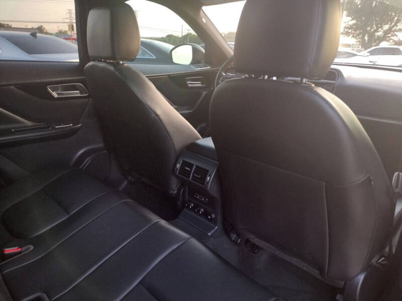 2018 Jaguar F-PACE 25t Premium