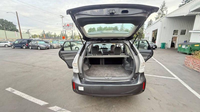 2012 Toyota Prius v Two