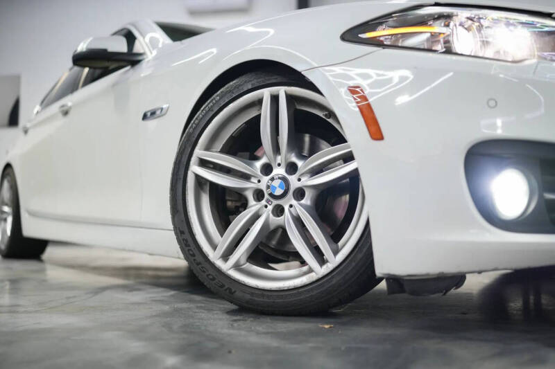 2015 BMW 5 Series 528i