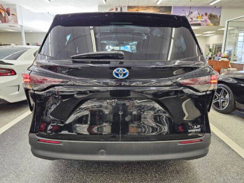 2023 Toyota Sienna LE 8-Passenger