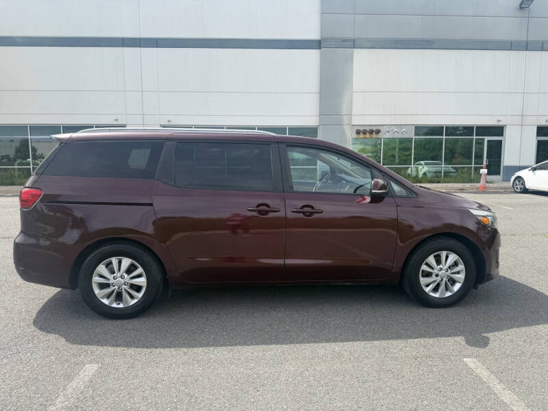 2015 Kia Sedona LX
