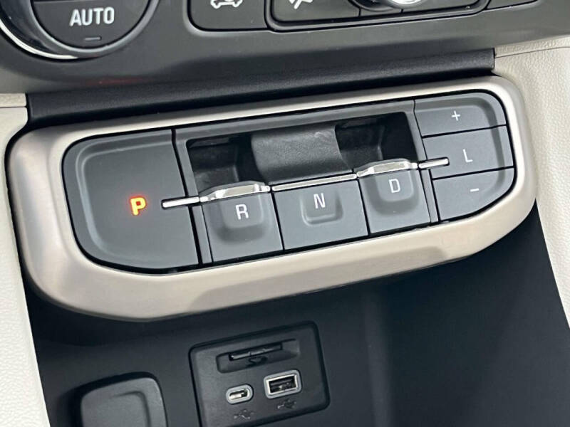 2022 GMC Acadia Denali