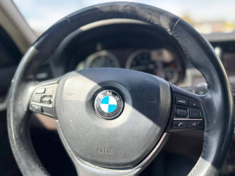 2015 BMW 5 Series 528i xDrive