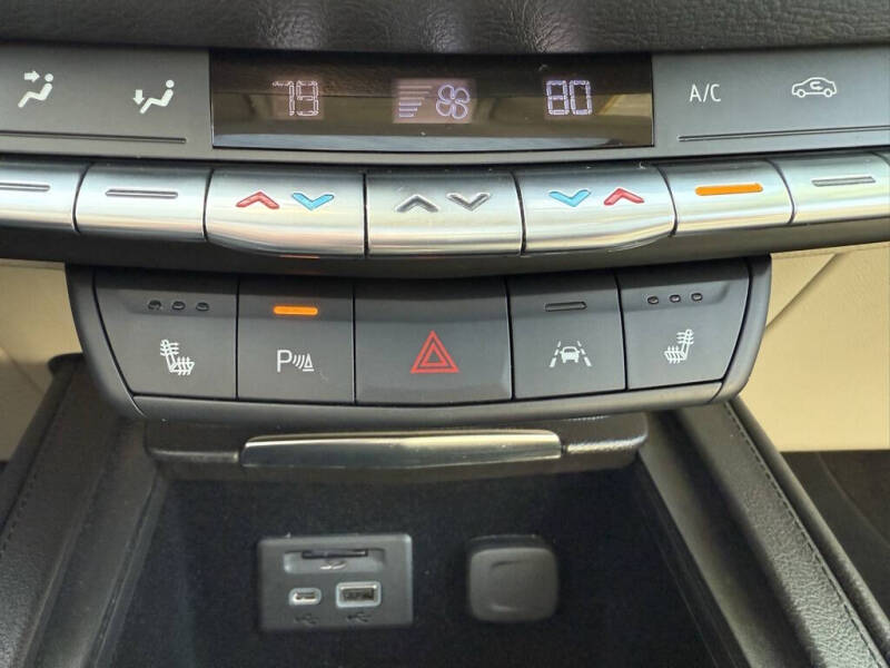 2022 Cadillac XT4 Premium Luxury