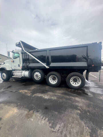 2019 International HX515