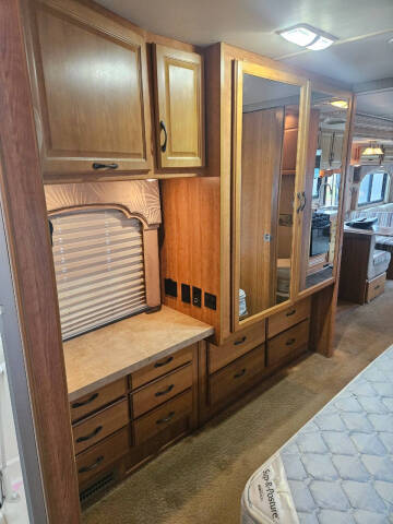 2008 Fleetwood RV Bounder 35E