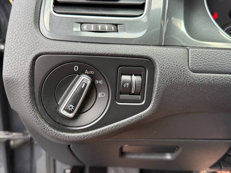 2019 Volkswagen e-Golf SE