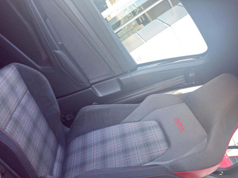 2024 Volkswagen Golf GTI S