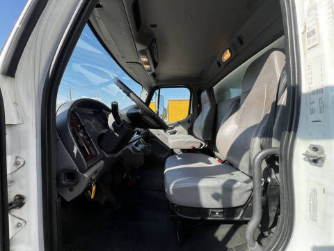 2019 Freightliner M2 106