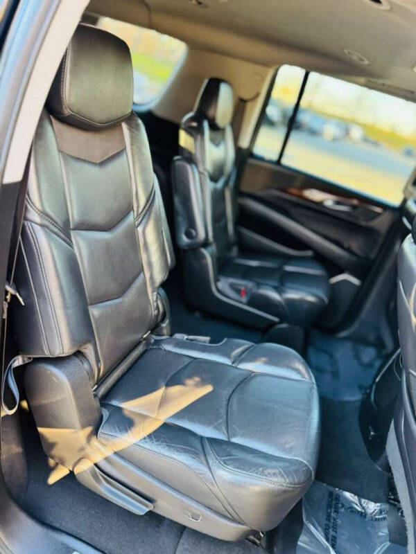 2018 Cadillac Escalade ESV Luxury