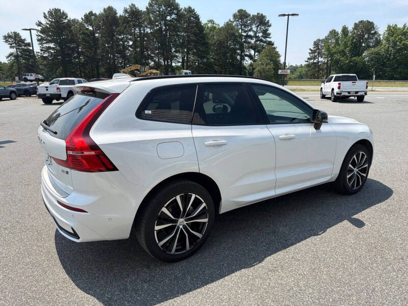 2023 Volvo XC60 B5 Plus Dark Theme