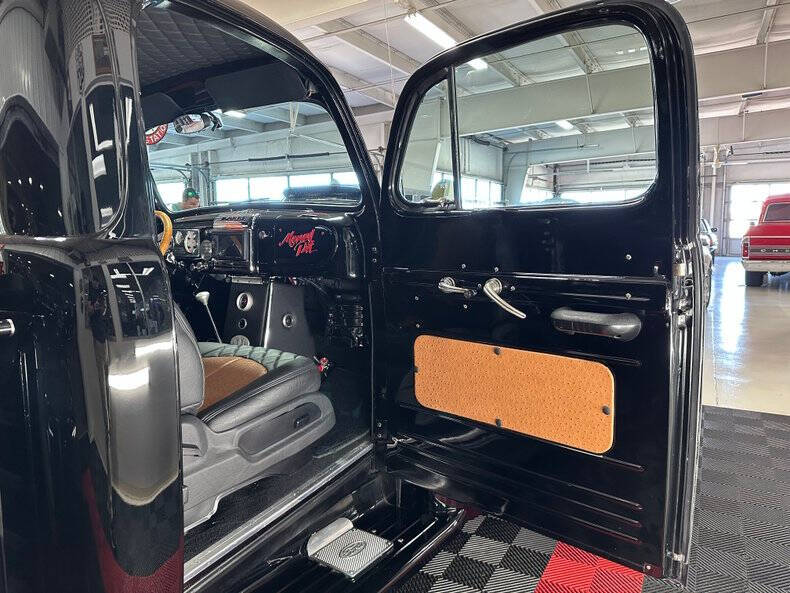 1949 Ford F-3