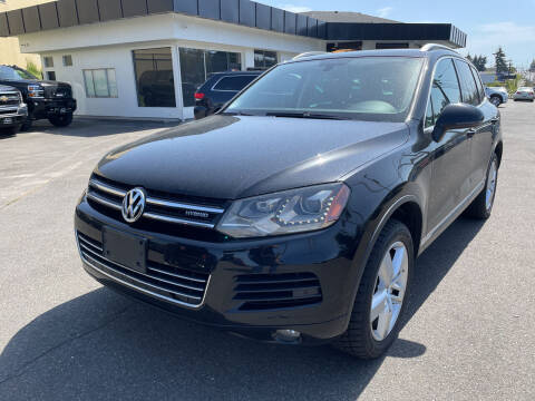 2011 Volkswagen Touareg for sale at Daytona Motor Co in Lynnwood WA