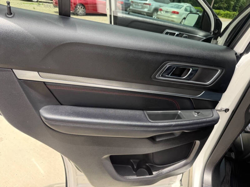 2017 Ford Explorer Sport