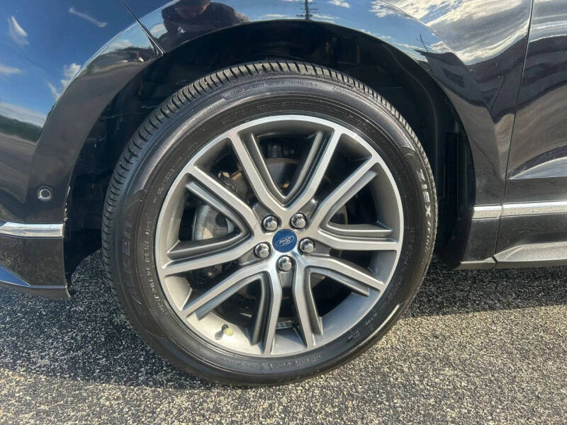 2019 Ford Edge Titanium