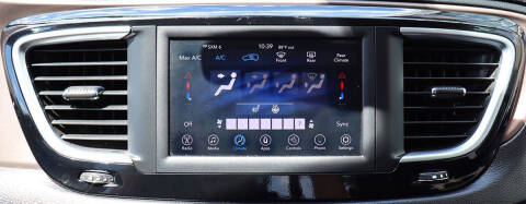 2021 Chrysler Voyager LX