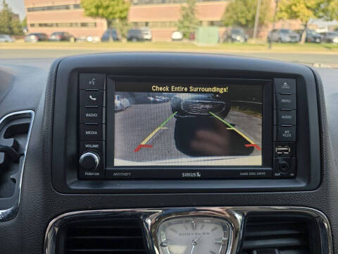 2016 Chrysler Town and Country Touring