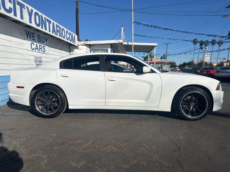 2014 Dodge Charger SE photo 5