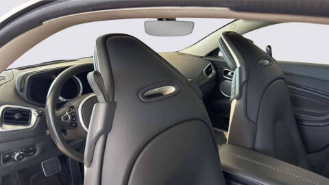 2022 Aston Martin DB11 V8