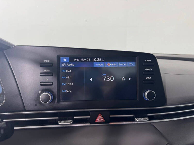 2025 Hyundai Elantra SE