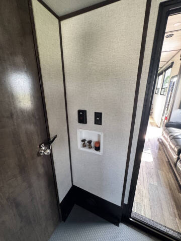 2021 Dutchmen Voltage