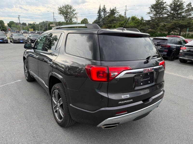 2017 GMC Acadia Denali