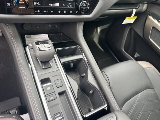 2025 Nissan Pathfinder Platinum