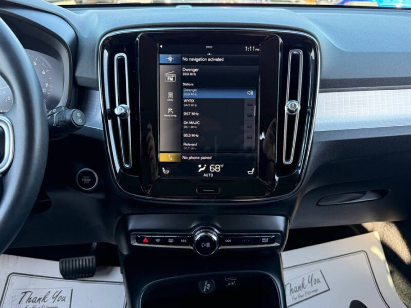 2022 Volvo XC40 T5 Momentum