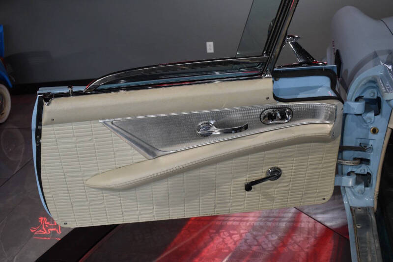 1957 Ford Thunderbird