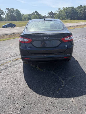 2015 Ford Fusion SE