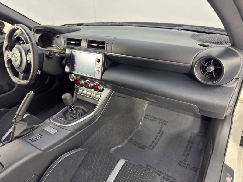 2024 Toyota GR86 Premium