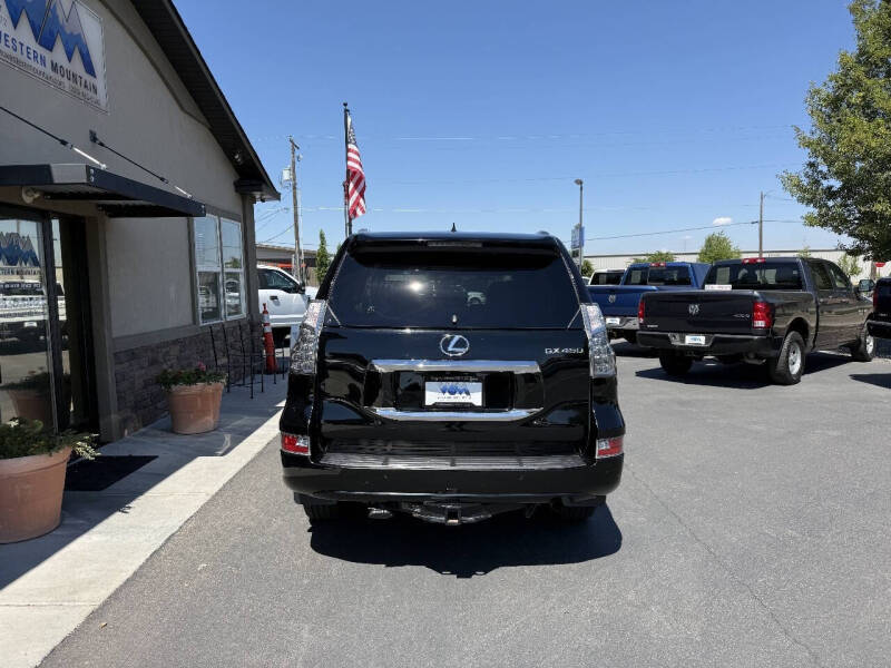 2019 Lexus GX 460