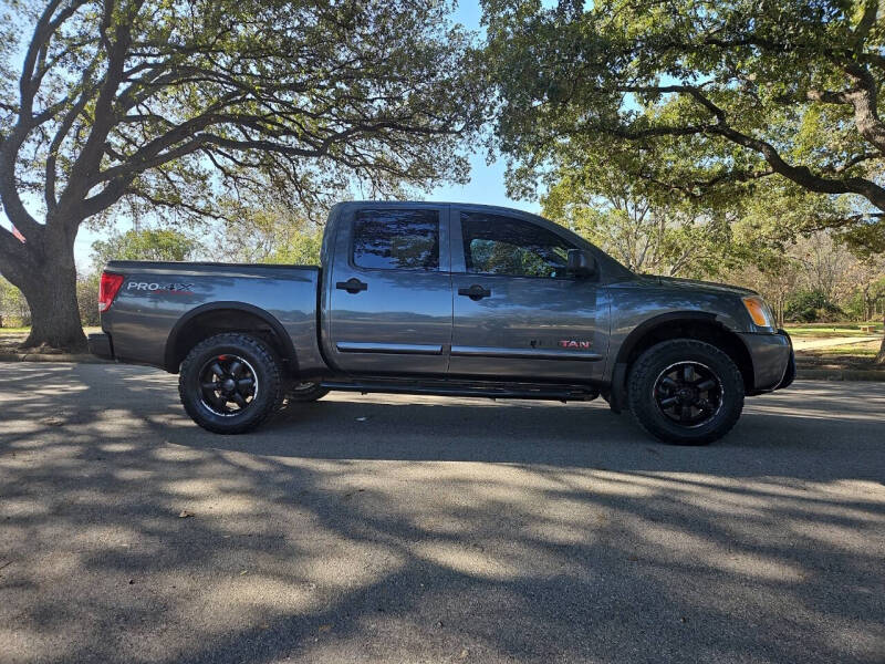 2012 Nissan Titan PRO-4X photo 2