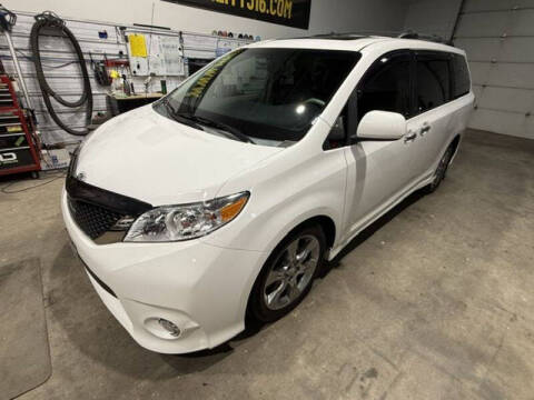 2013 Toyota Sienna SE 8-Passenger