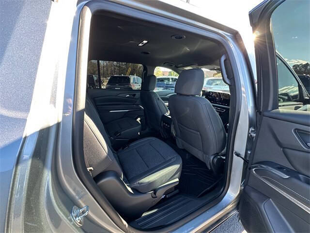 2024 Chevrolet Traverse LT