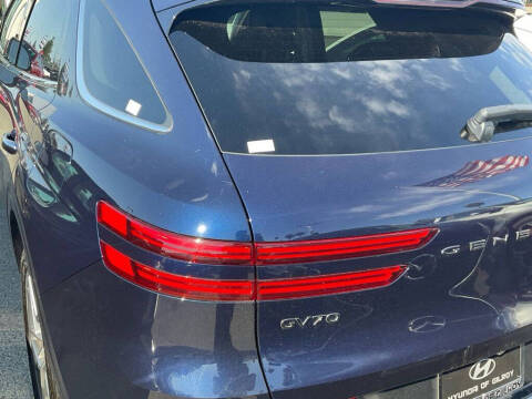 2025 Genesis GV70 2.5T Standard