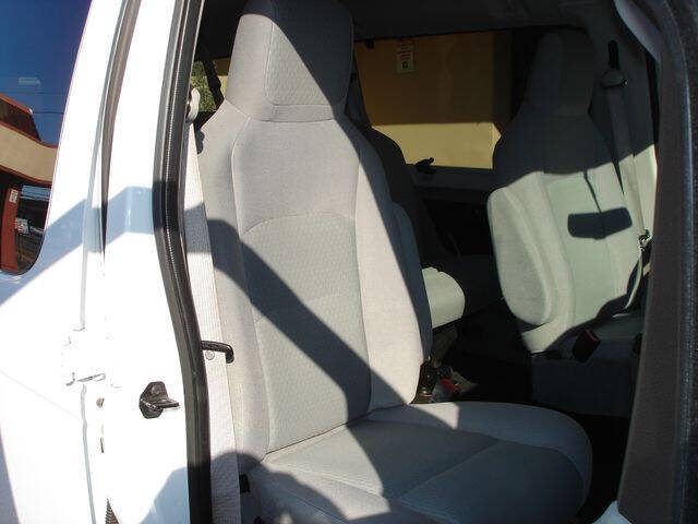 2011 Ford E-Series E-350 SD XLT