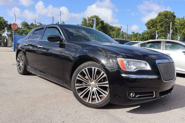 2014 Chrysler 300 for sale at OCEAN AUTO SALES in Miami FL