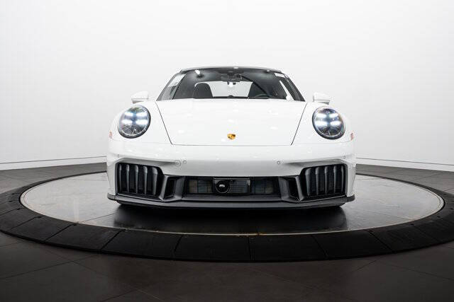 2026 Porsche 911 Carrera 4 GTS