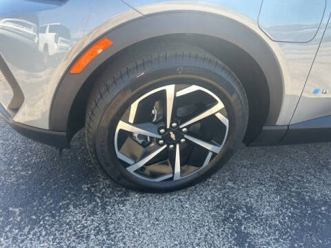 2026 Chevrolet Equinox EV LT 2