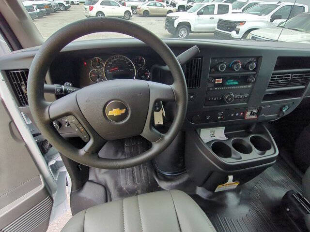 2025 Chevrolet Express 2500