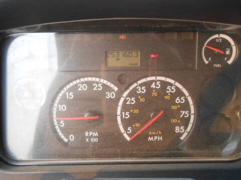 2007 Freightliner M2 106