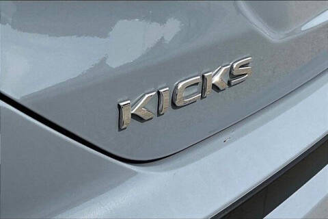 2021 Nissan Kicks SR