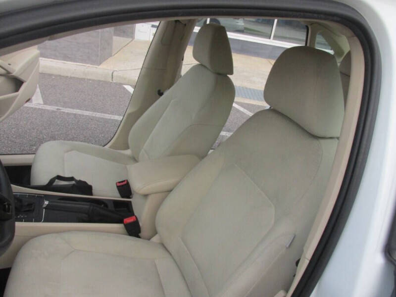 2017 Volkswagen Passat 1.8T S