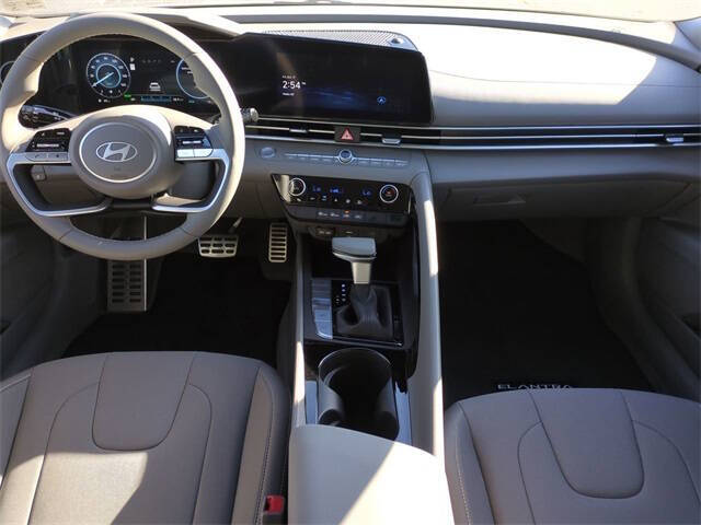 2025 Hyundai Elantra Hybrid SEL Sport