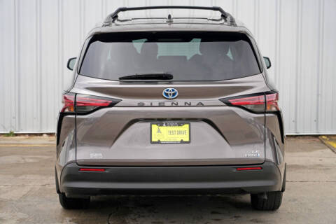 2021 Toyota Sienna LE 8-Passenger