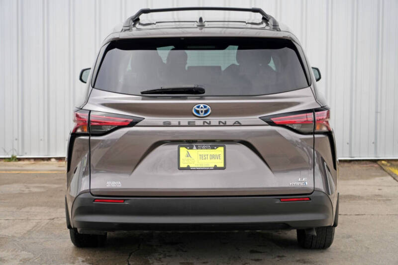 2021 Toyota Sienna LE 8-Passenger