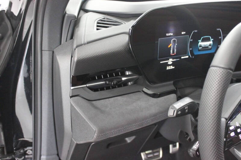 2025 Audi SQ6 e-tron quattro Premium Plus