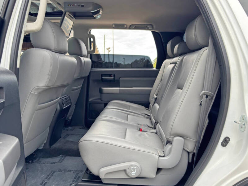 2016 Toyota Sequoia SR5