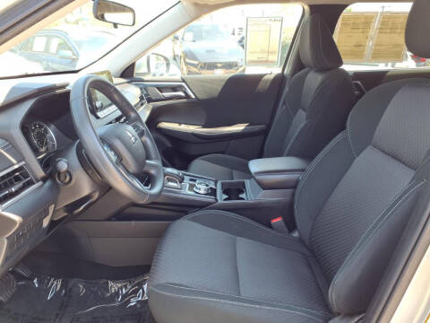 2024 Mitsubishi Outlander ES